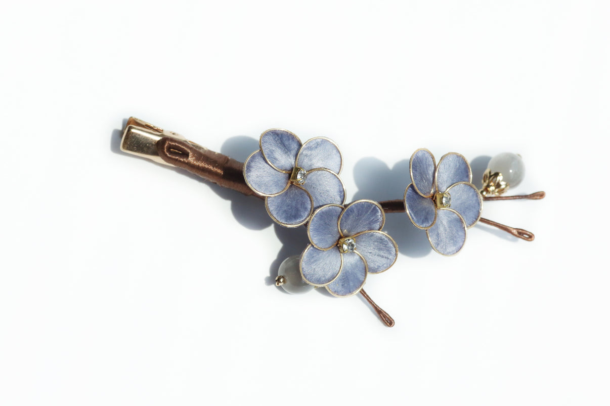 The Winter Bloom Barrette